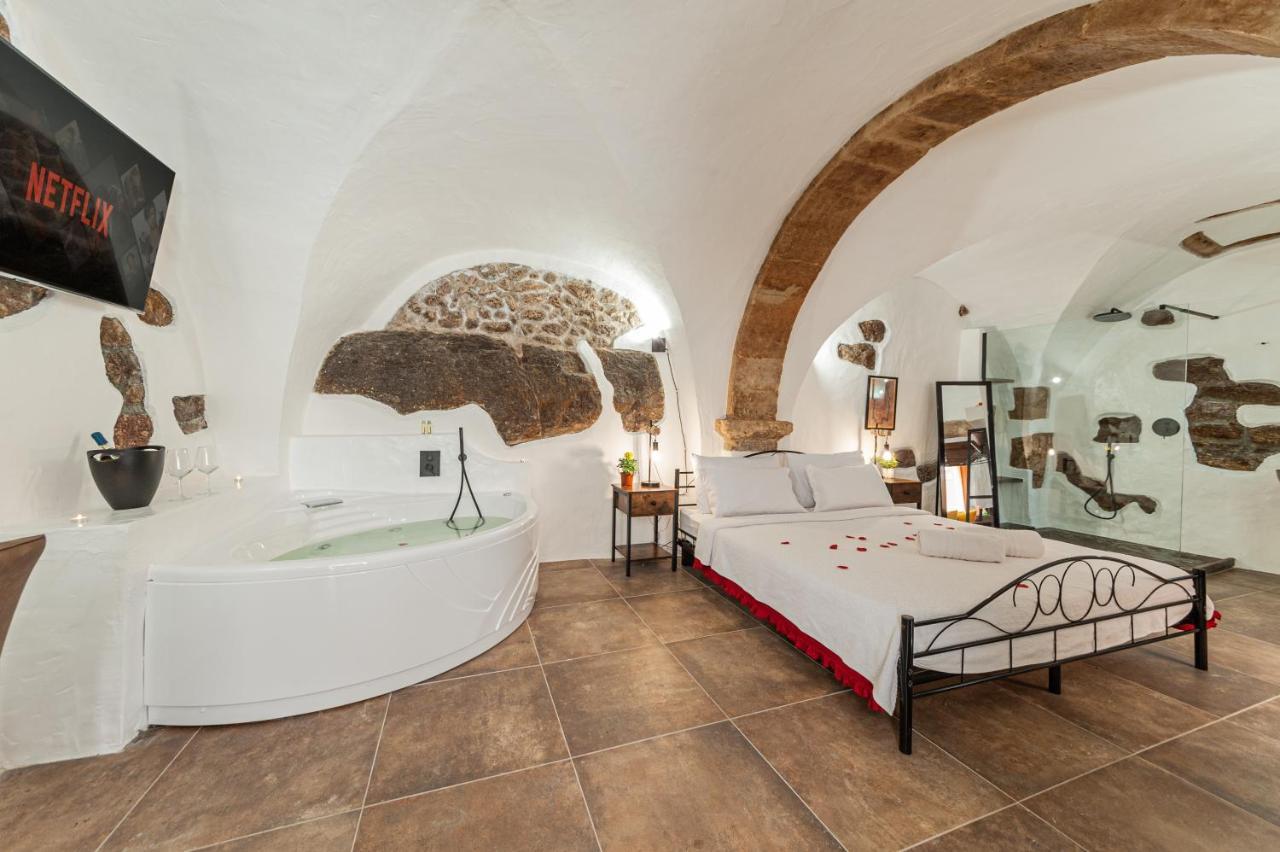Romantic Loft With Jacuzzi In The Castle
